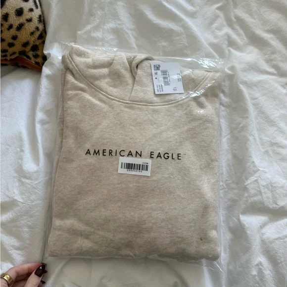 AE Everyday Luxe Hoodie - Picture 4 of 5